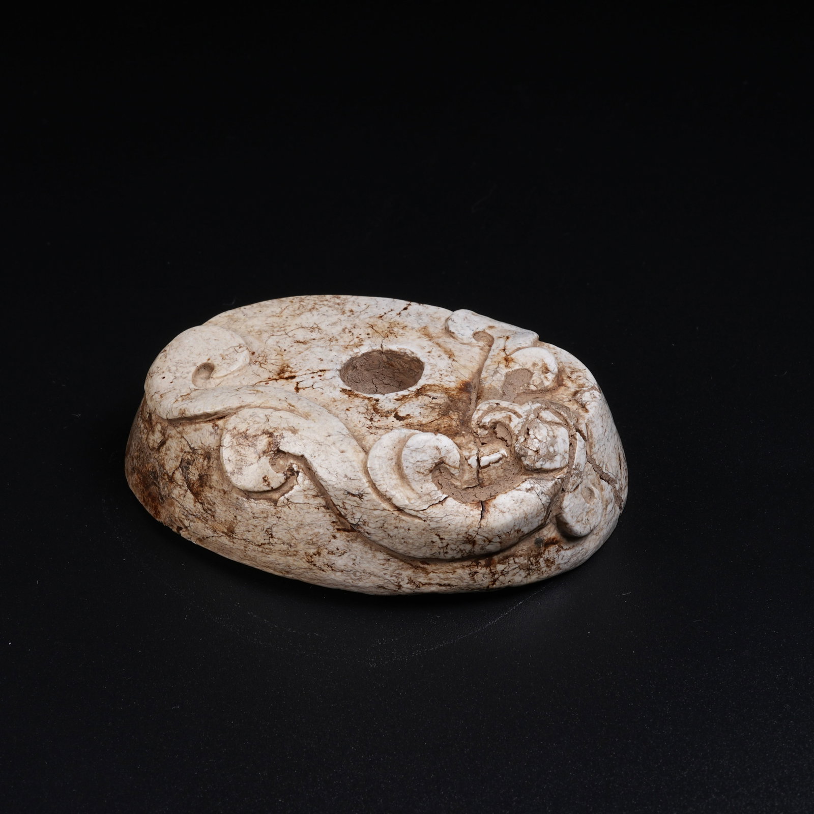 A ANCIENT JADE BASE WITH PHOENIX PATTERNS - 2