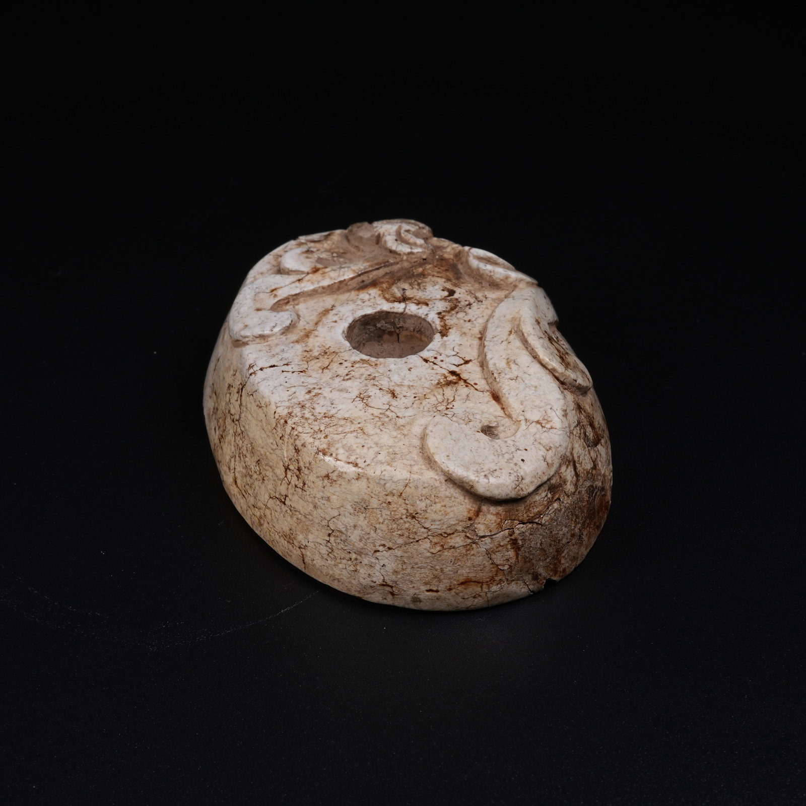 A ANCIENT JADE BASE WITH PHOENIX PATTERNS - 5