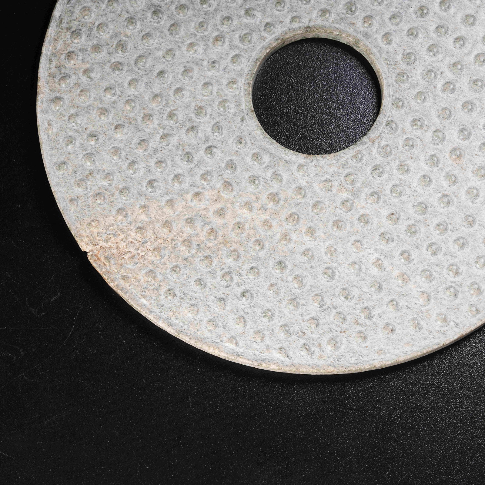 A ANCIENT JADE BI DISC WITH HOOKED CLOUD PATTERNS - 3