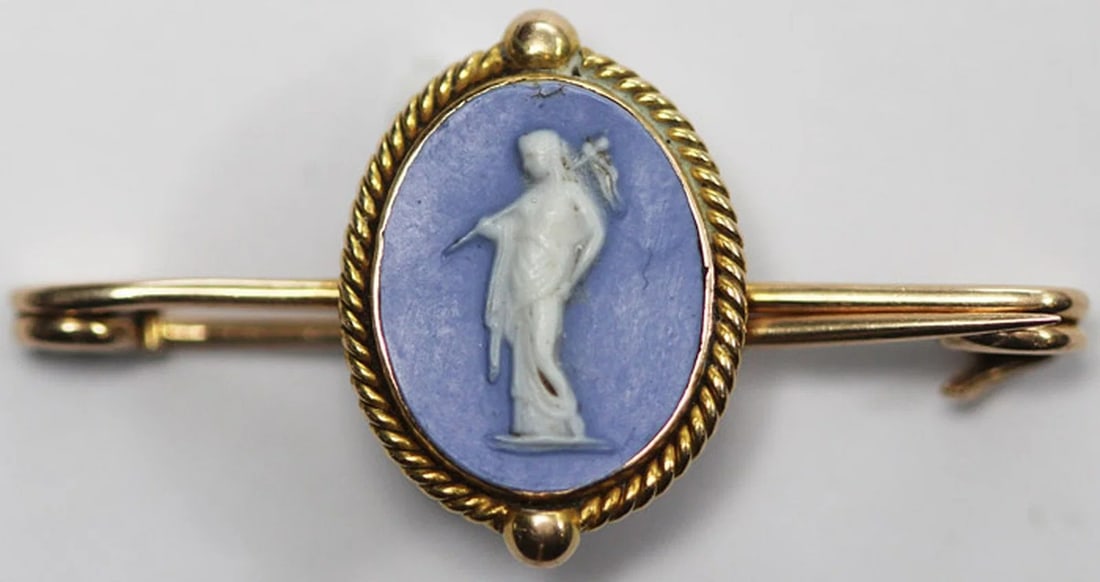 STYLISH PIN IN 12CT WITH JASPERWARE INSERT: Stylish Pin in 12ct with Jasperware insert