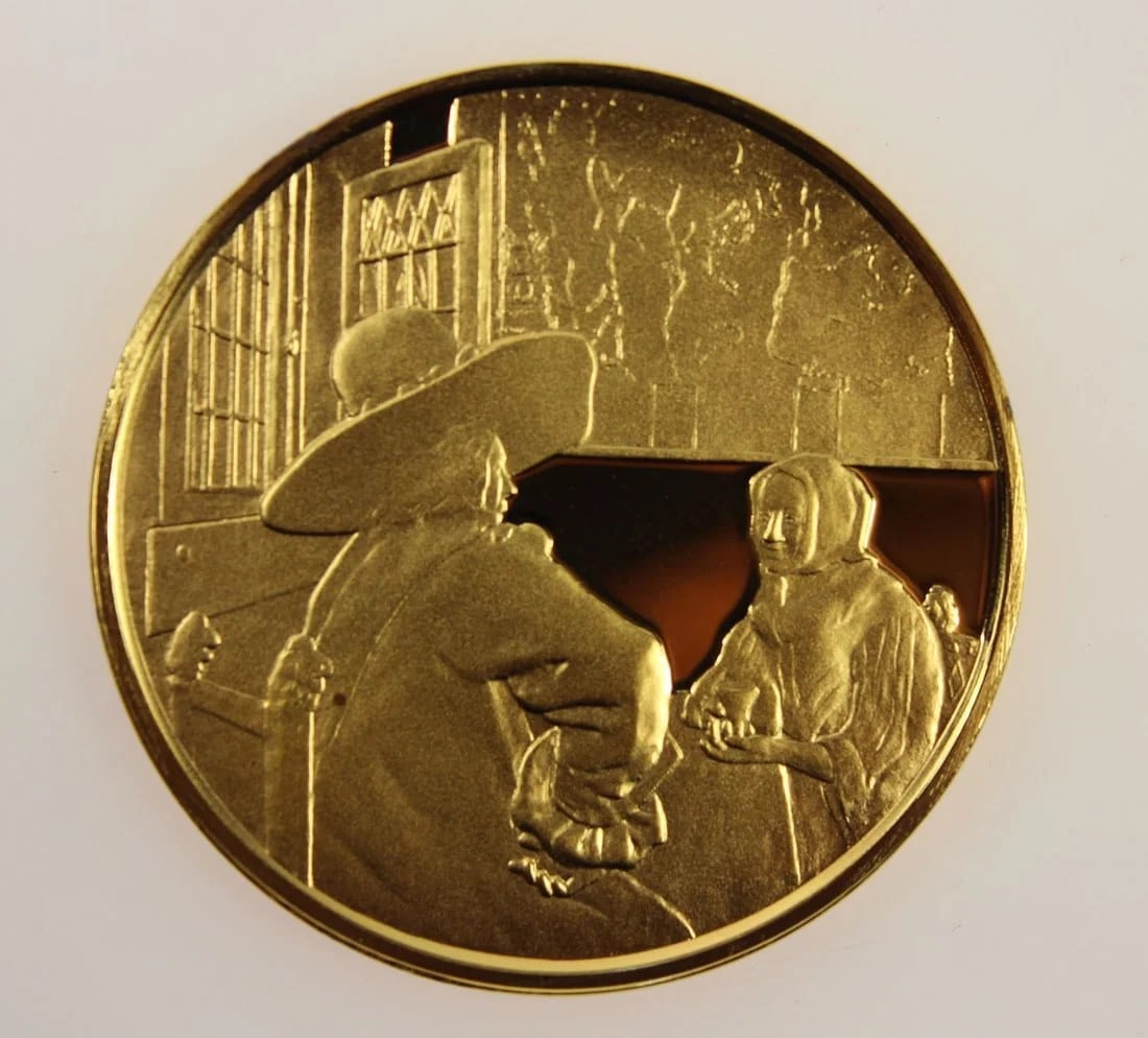 VERMEER 'DE SOLDAAT EN HET LACHENDE MEISJE' MEDALLION IN GILT STERLING (925) SILVER, NEAR FDC: Vermeer 'De soldaat en het lachende meisje' Medallion in Gilt Sterling (925) Silver, near FDC