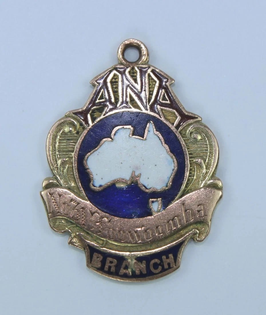 AUSTRALIAN NATIVES ASSOCIATION 1921 9CT GOLD FOB PRESENTED BY NO.31 TOOWOOMBA BRANCH (1 of 2)
