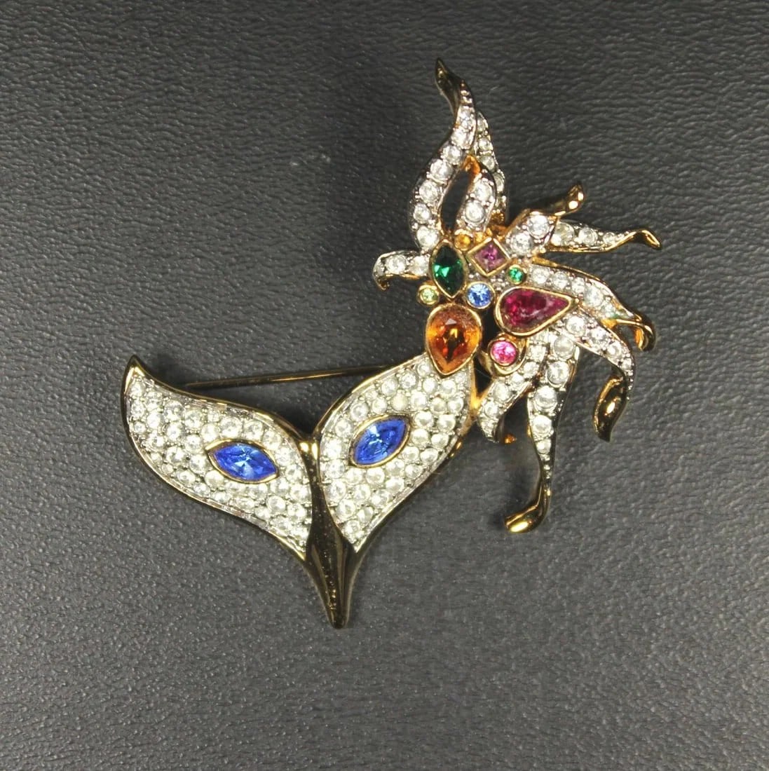 SWAROVSKI SILVER CRYSTAL 'VENETIAN MASQUERADE' BROOCH (1 of 2)