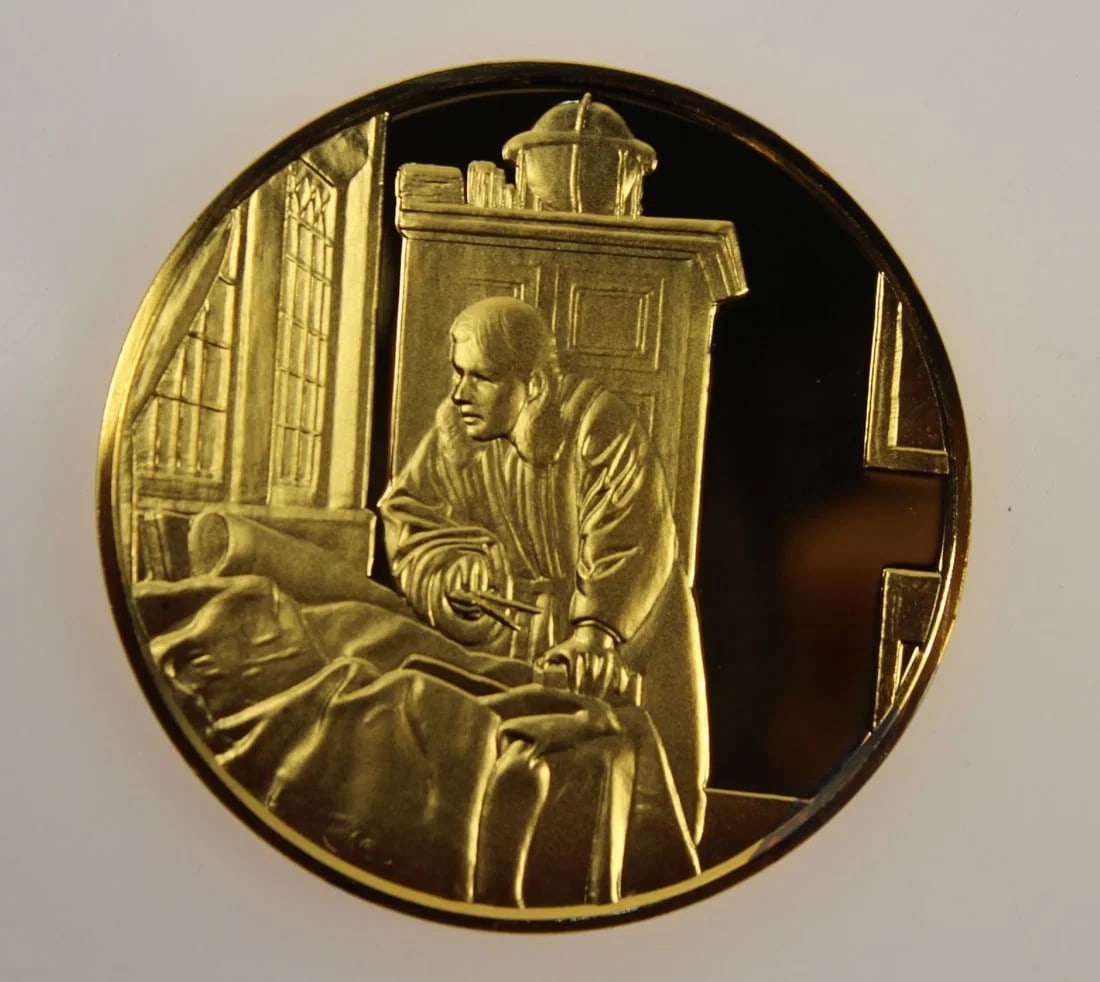 VERMEER 'GEOGRAAF' MEDALLION IN GILT STERLING (925) SILVER, NEAR FDC: Vermeer 'Geograaf' Medallion in Gilt Sterling (925) Silver, near FDC