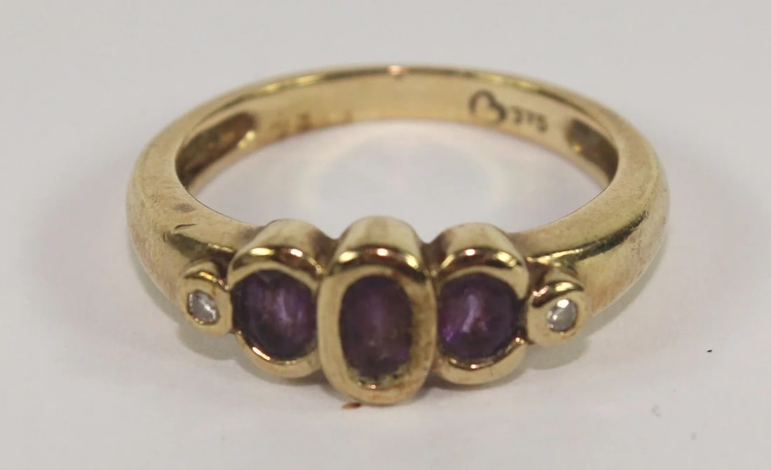 GARNET & DIAMOND RING IN 9CT YELLOW GOLD (1 of 4)