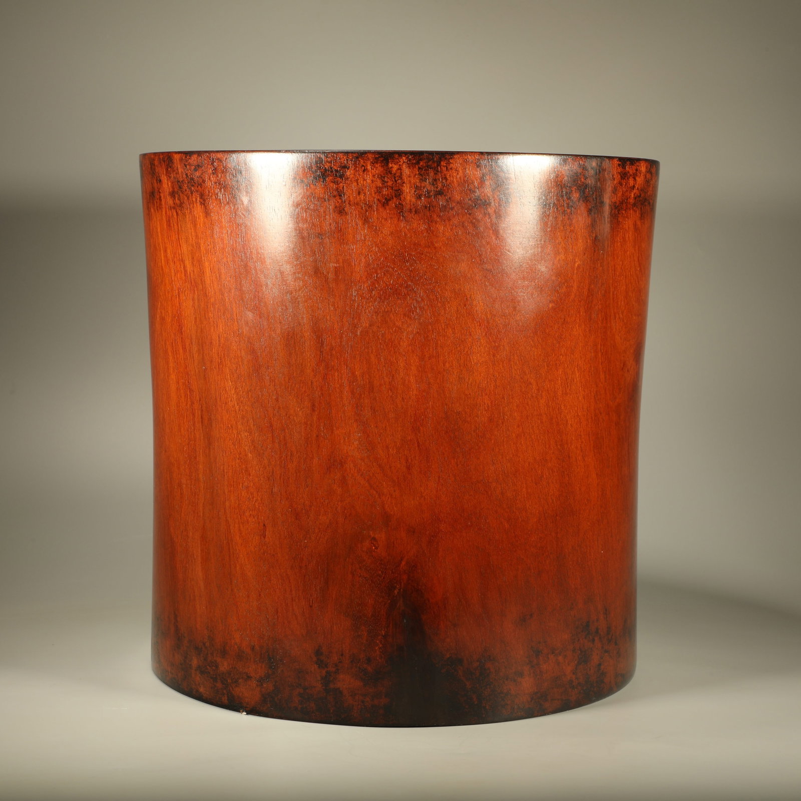 A PLAIN SURFACE PADAUK LARGE BRUSH POT (1 of 6)