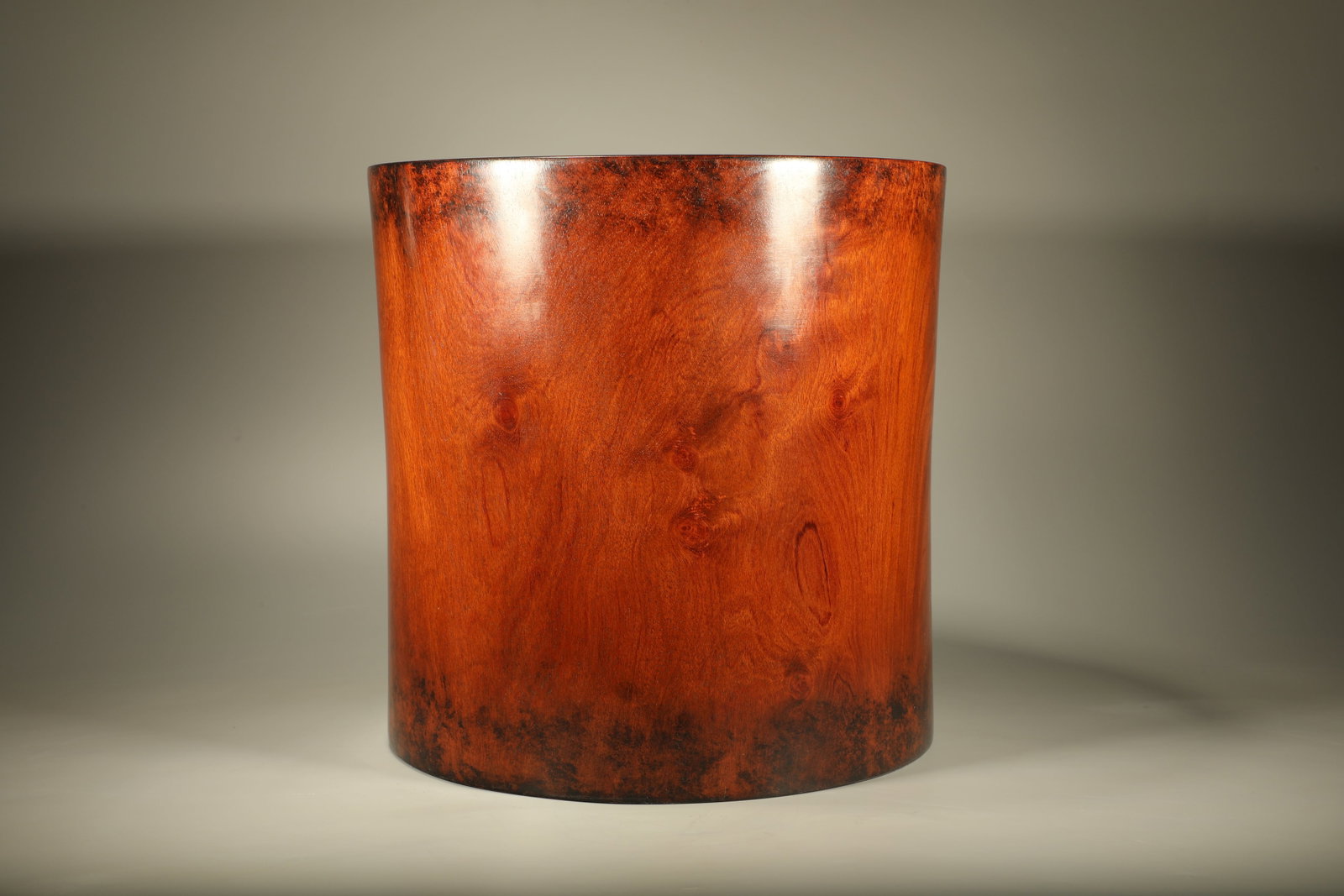 A PLAIN SURFACE PADAUK LARGE BRUSH POT - 2