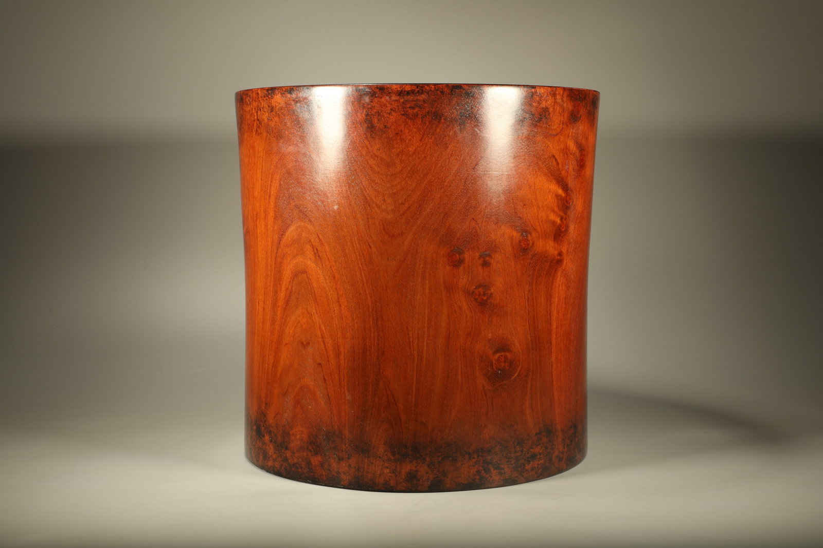 A PLAIN SURFACE PADAUK LARGE BRUSH POT - 3