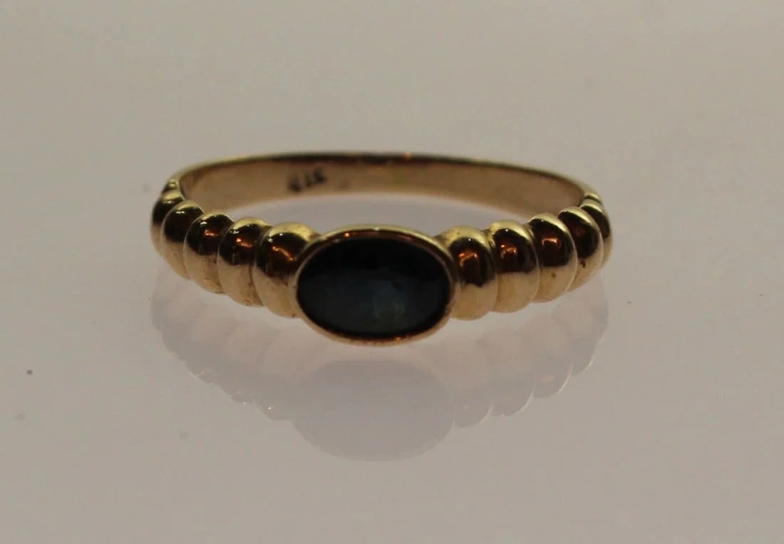 AUSTRALIAN BLUE SAPPHIRE RING IN 9CT YELLOW GOLD: Australian Blue Sapphire Ring in 9ct Yellow Gold