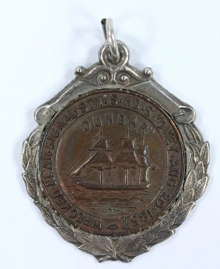 AUSTRALIA 1910 BRONZE MEDALET WITH SILVER SURROUND, RECOVERY OF RELICS FROM THE WRECK OF THE DUNBAR: Australia 1910 Bronze Medalet with Silver Surround, recovery of relics from the wreck of the Dunbar