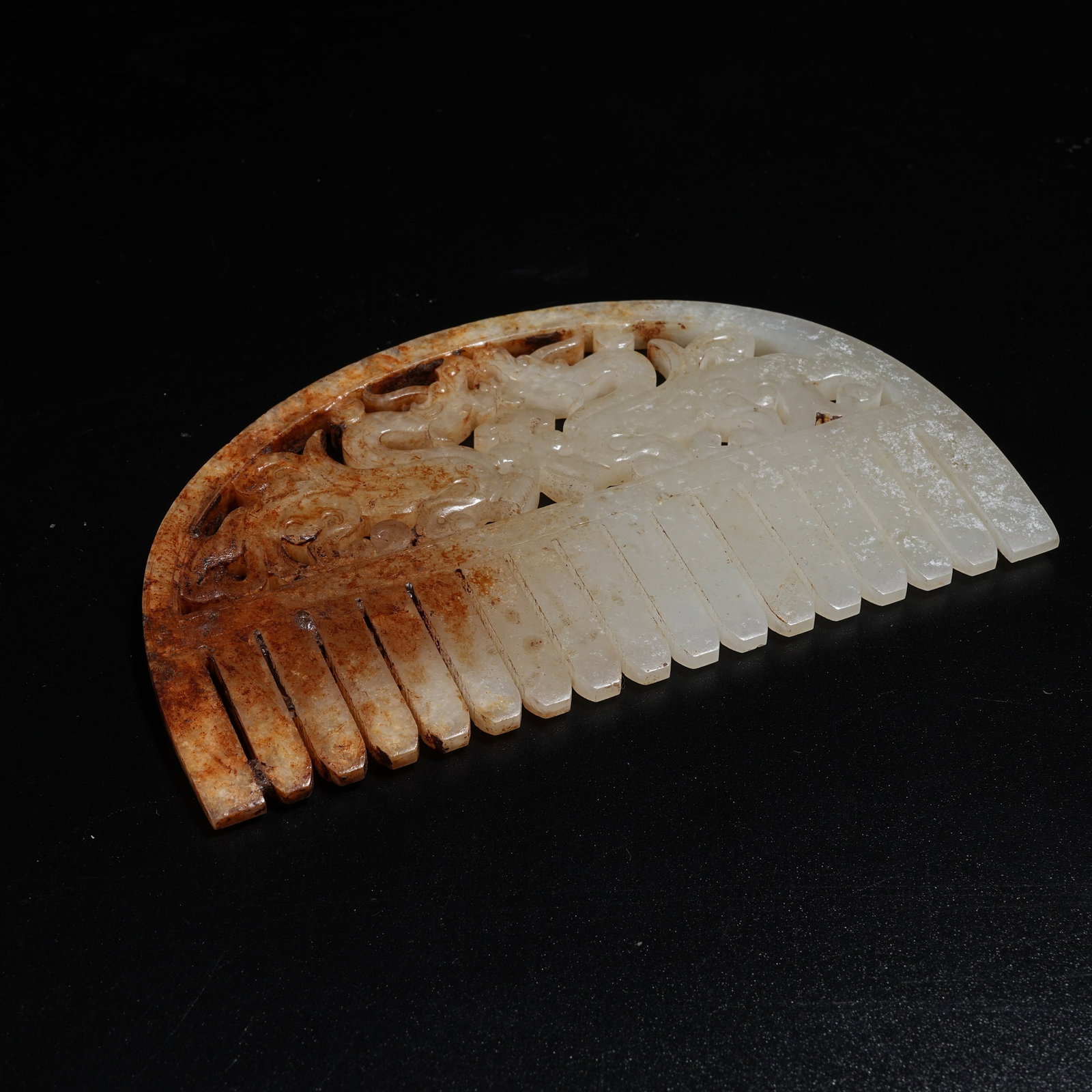 A ANCIENT JADE COMB WITH DRAGON PATTERNS - 5