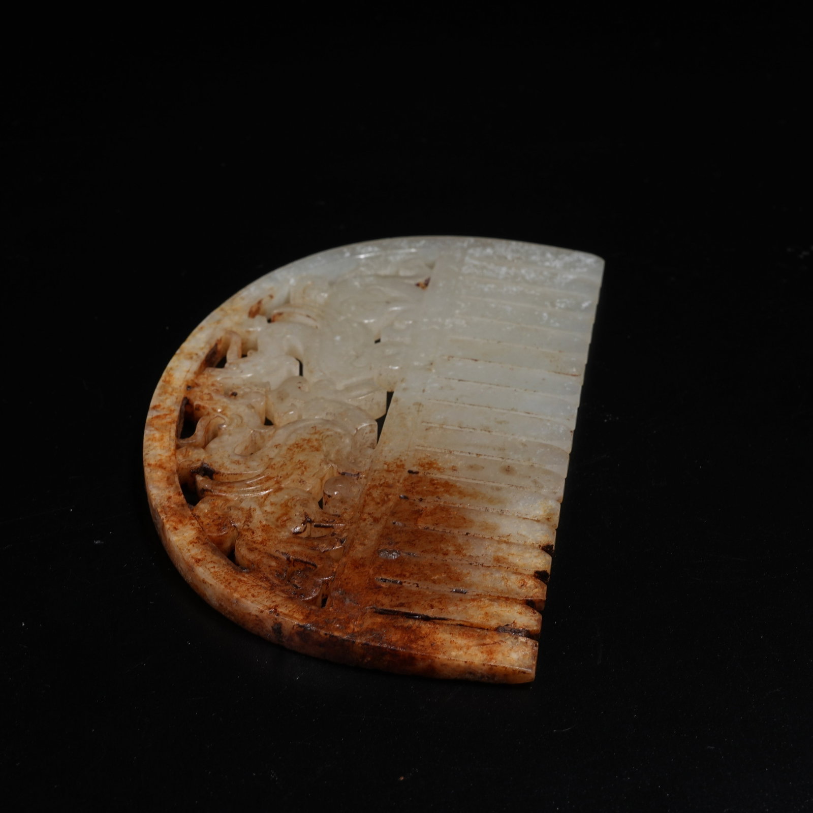 A ANCIENT JADE COMB WITH DRAGON PATTERNS - 6