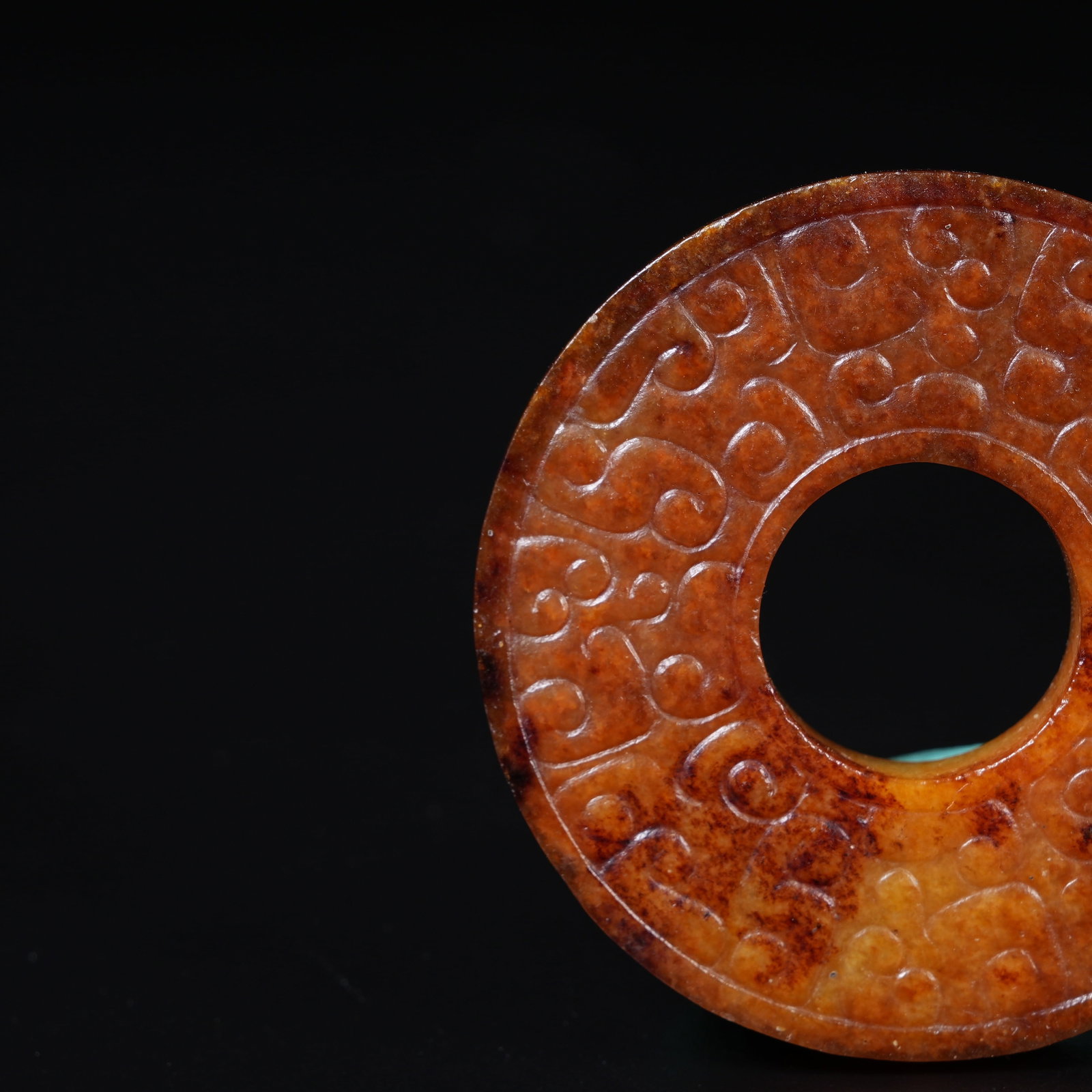 A ANCIENT JADE BI DISC WITH HOOKED CLOUD PATTERN - 3