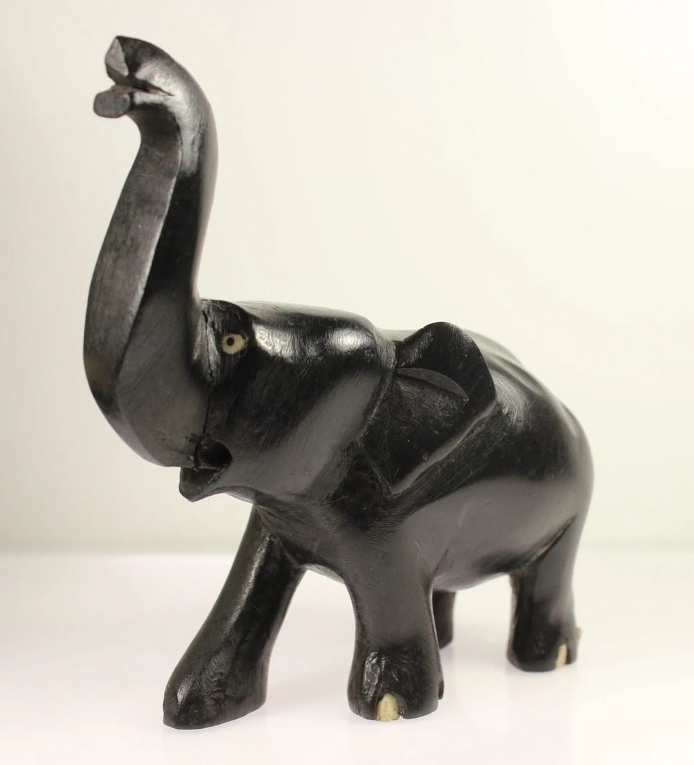 EBONY ELEPHANT CARVING: Ebony Elephant Carving