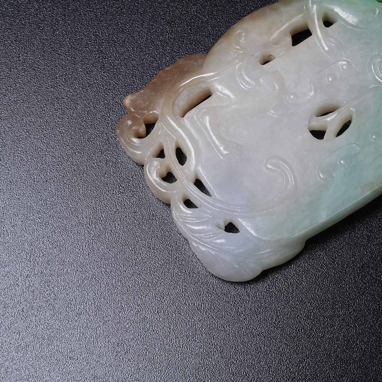 A JADEITE PLAQUE WITH CHI DRAGON PATTERN - 3