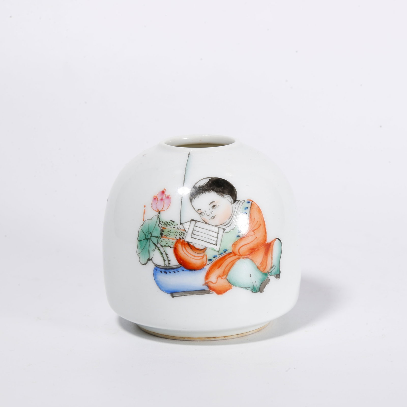 A FAMILLE ROSE WATER POT WITH FIGURE PATTERNS (1 of 7)