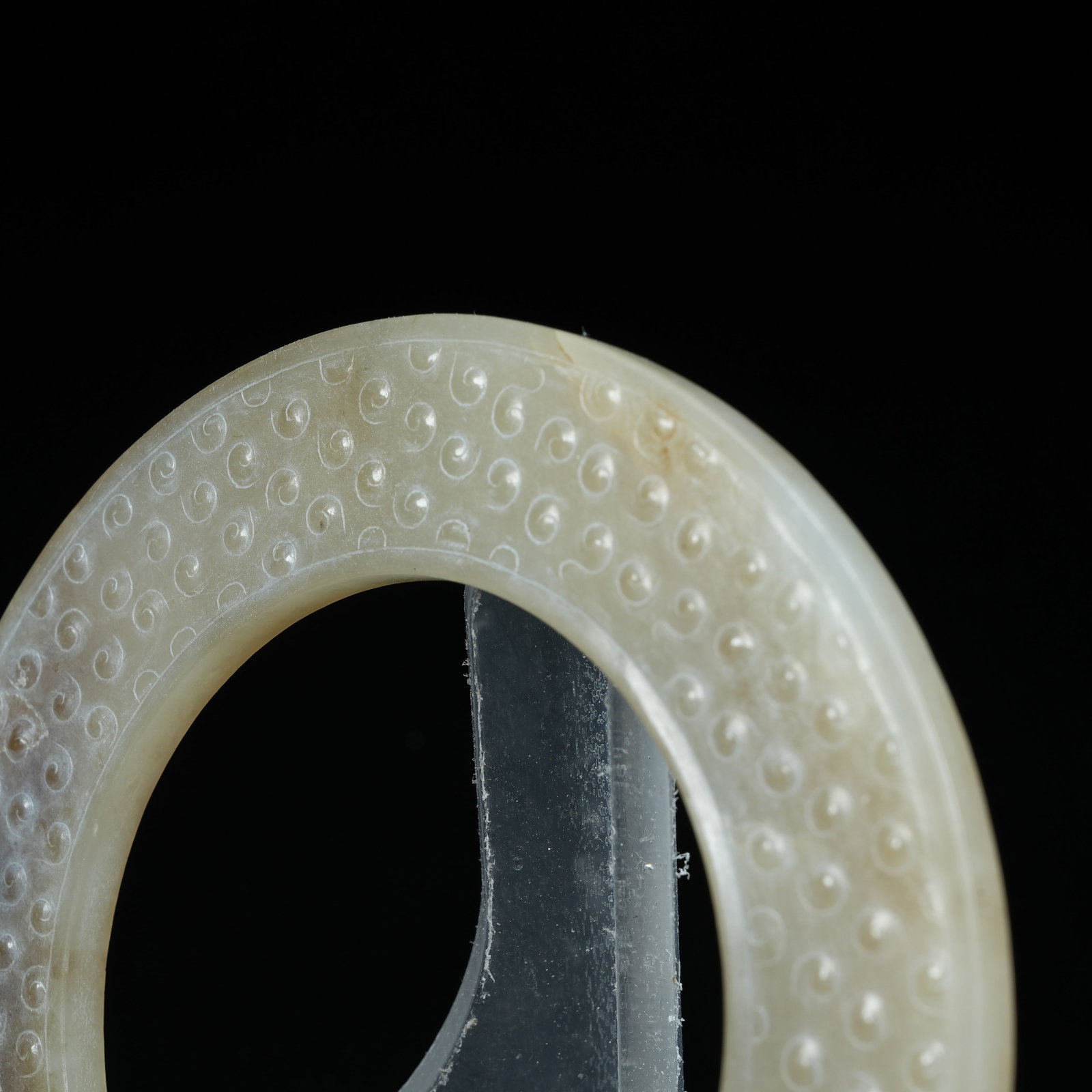 A ANCIENT JADE YUAN RING WITH GRAIN PATTERNS - 7