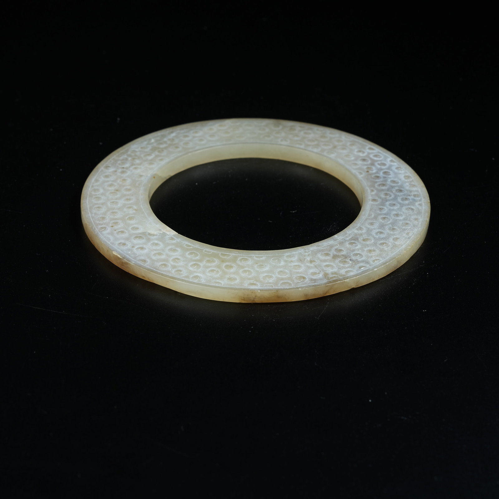 A ANCIENT JADE YUAN RING WITH GRAIN PATTERNS - 9