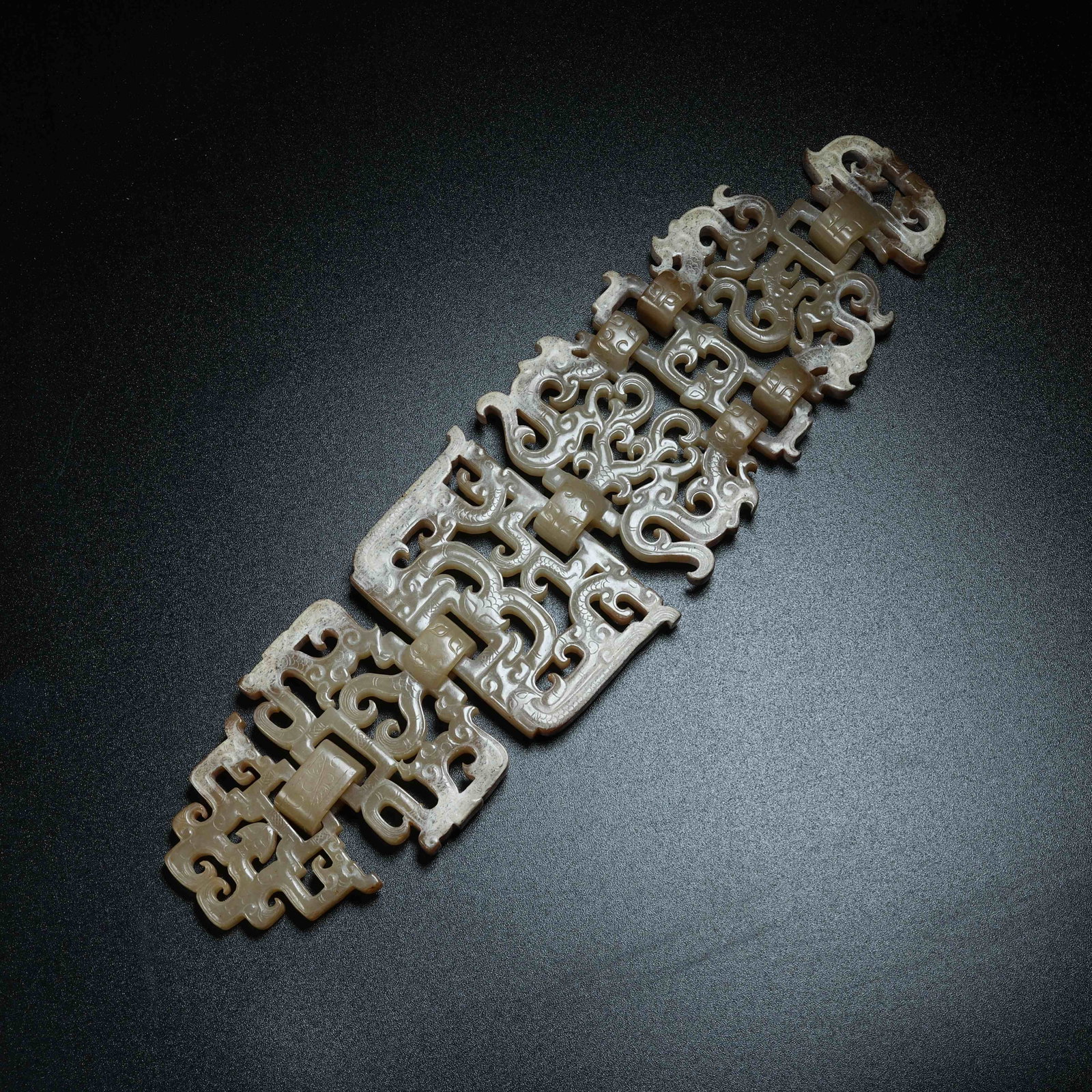 A ANCIENT JADE ASSEMBLED PENDANT SET WITH CHI DRAGON PATTERNS (1 of 9)