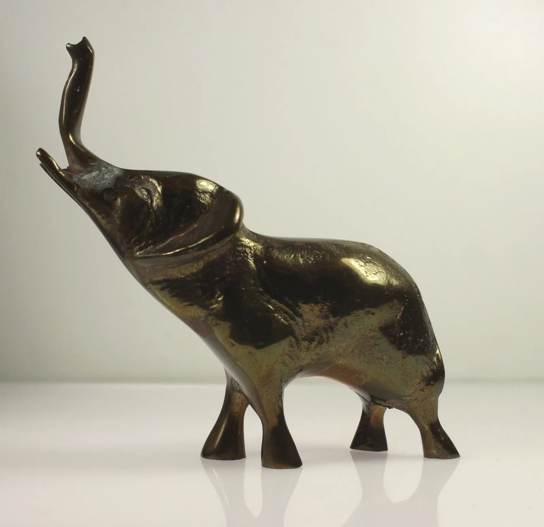 BRASS ELEPHANT STATUE: Brass Elephant Statue