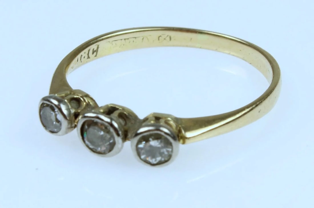TRIPLE DIAMOND BRIDGE RING IN 18CT YELLOW GOLD: Triple Diamond Bridge Ring in 18ct Yellow Gold