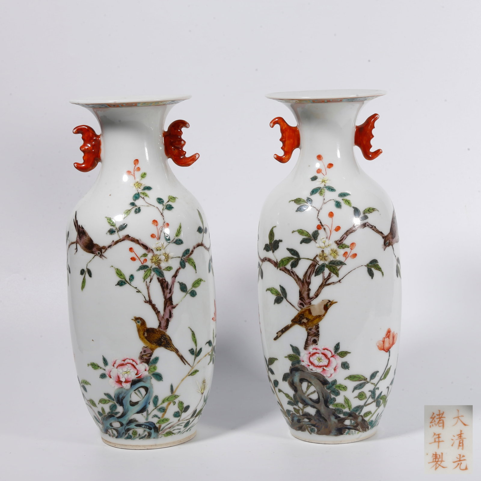 A PAIR OF FAMILLE ROSE OFFICIAL VASES WITH FLOWER AND BIRD PATTERNS: Pair of Famille Rose Official Vases with Flower and Bird Patterns