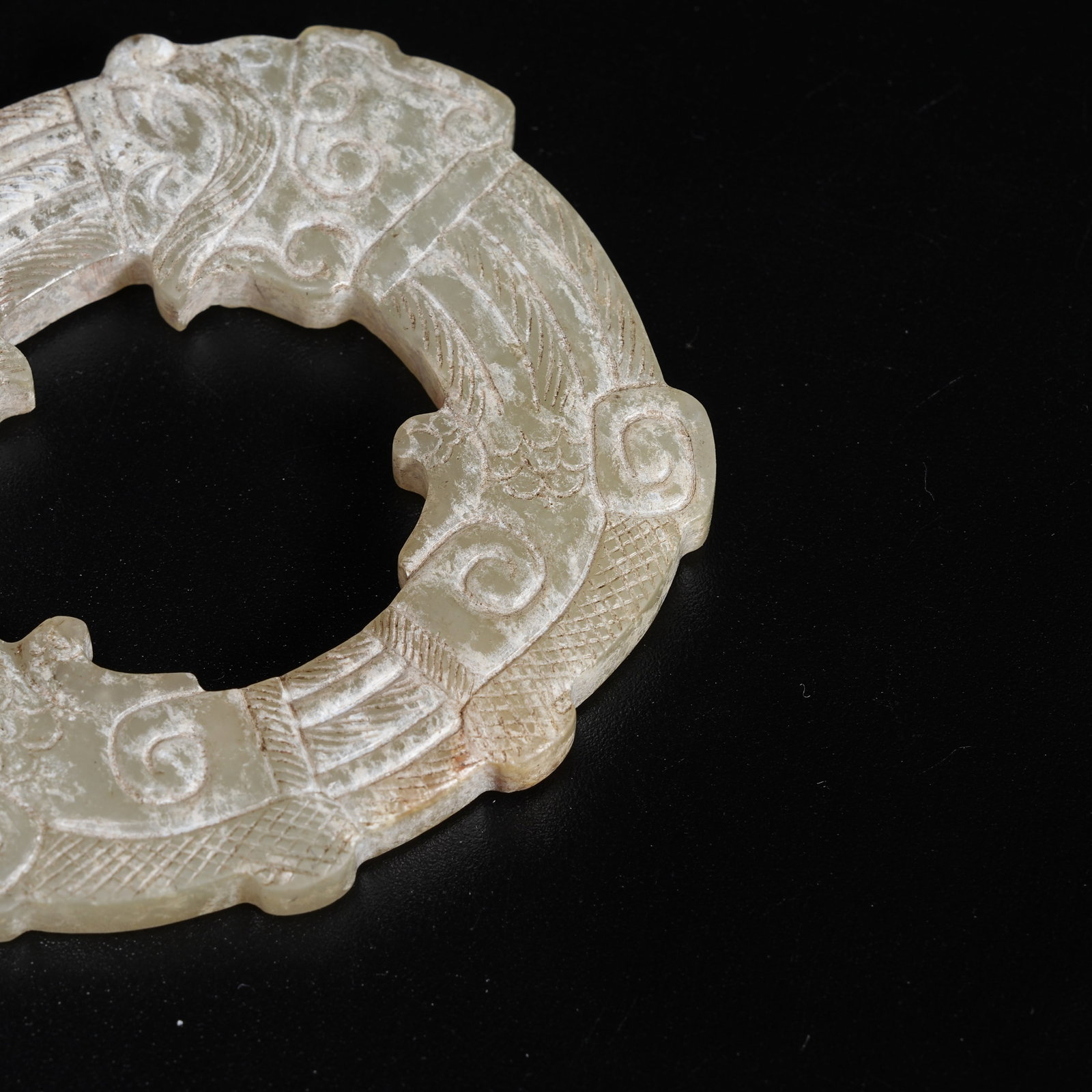 A ANCIENT JADE PENDANT WITH BEAST PATTERNS - 2