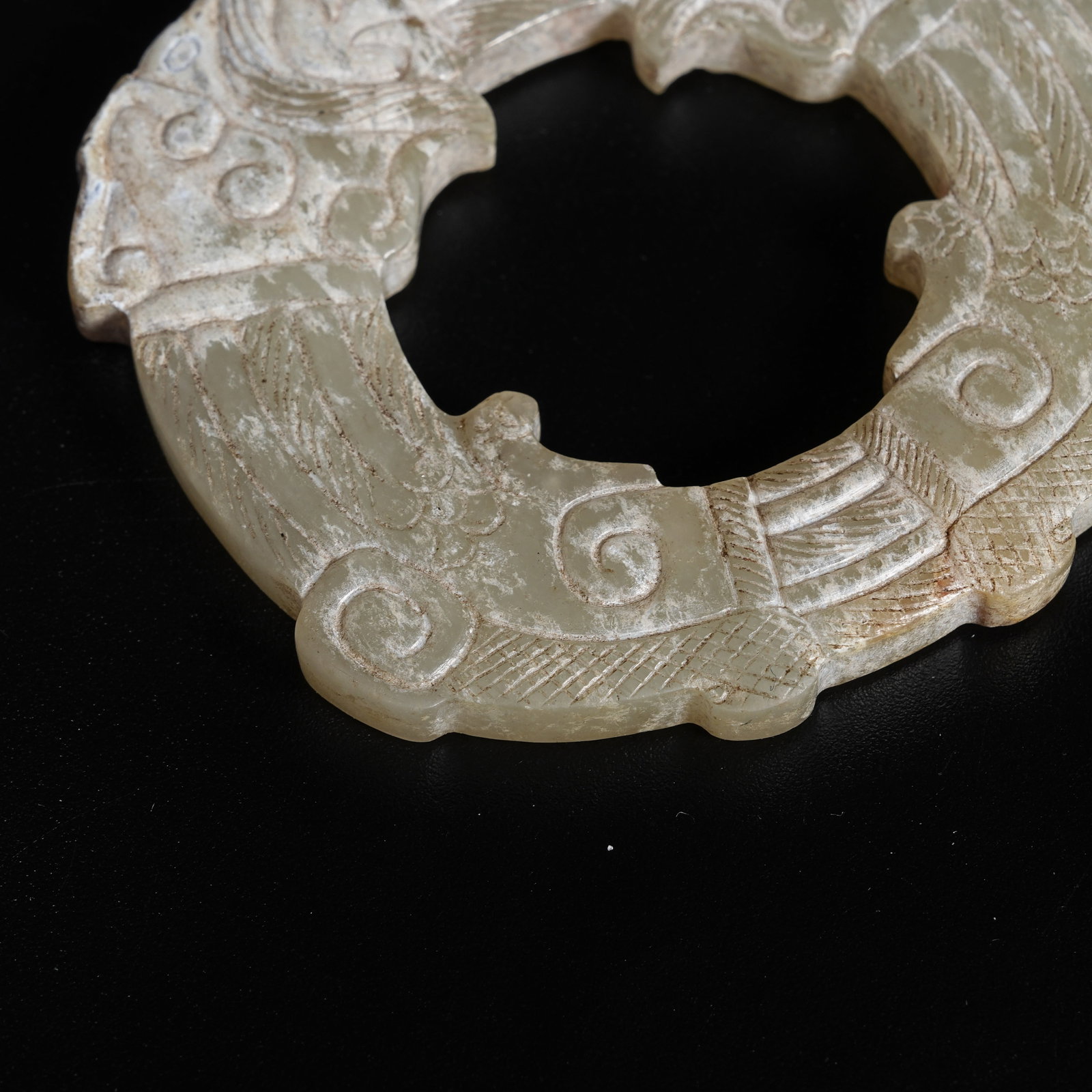 A ANCIENT JADE PENDANT WITH BEAST PATTERNS - 4