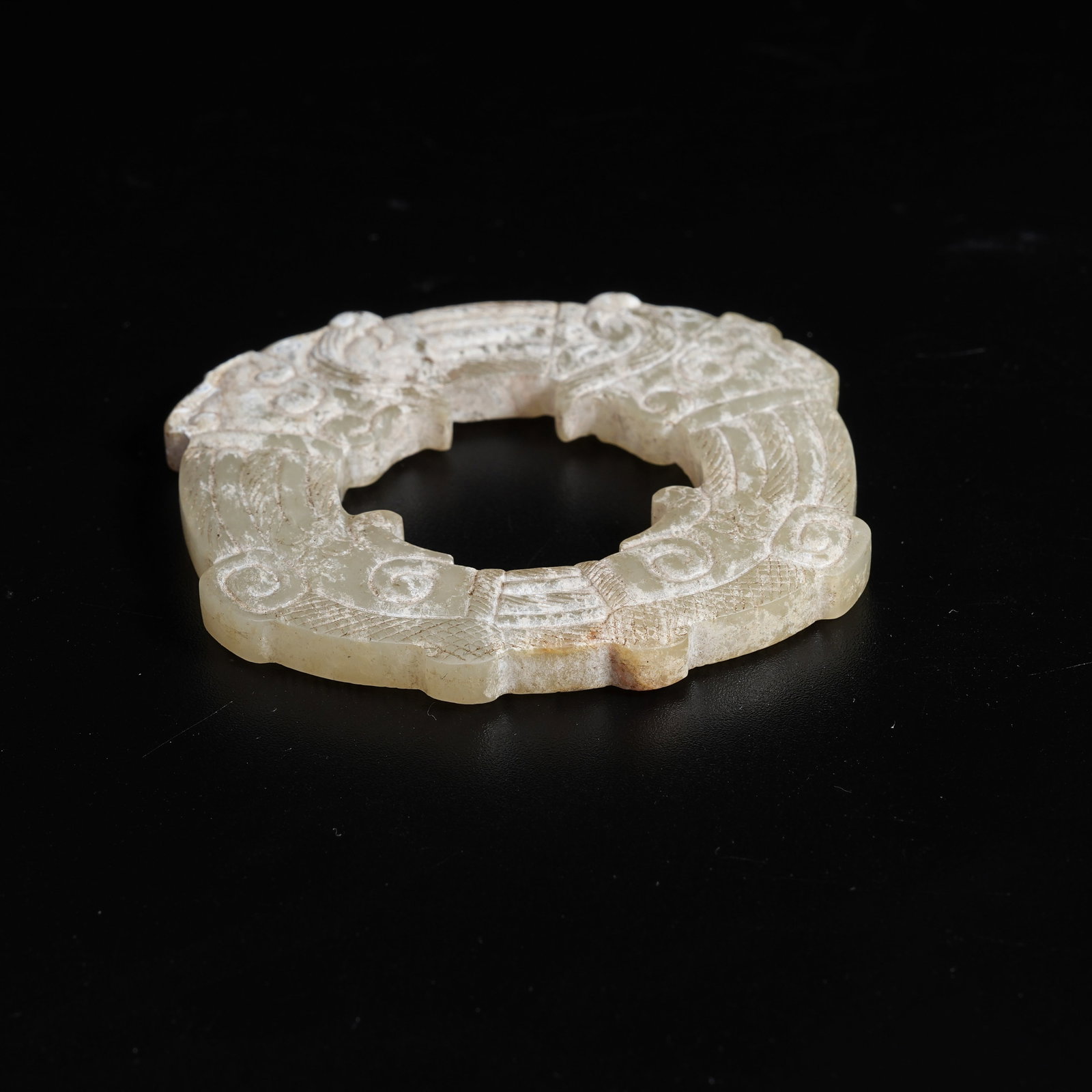 A ANCIENT JADE PENDANT WITH BEAST PATTERNS - 6