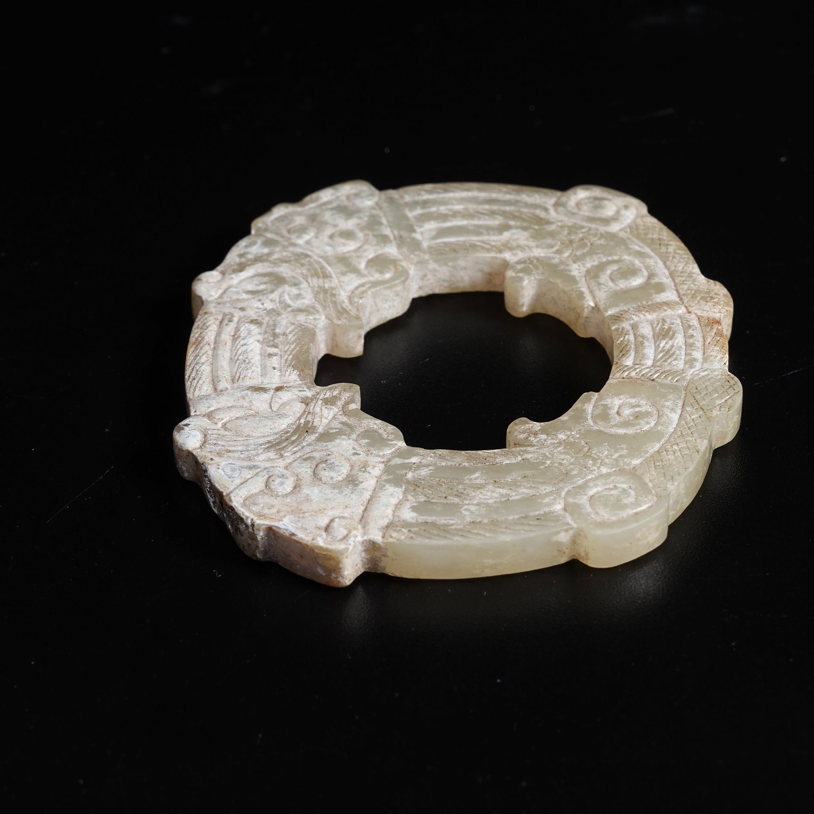 A ANCIENT JADE PENDANT WITH BEAST PATTERNS - 7
