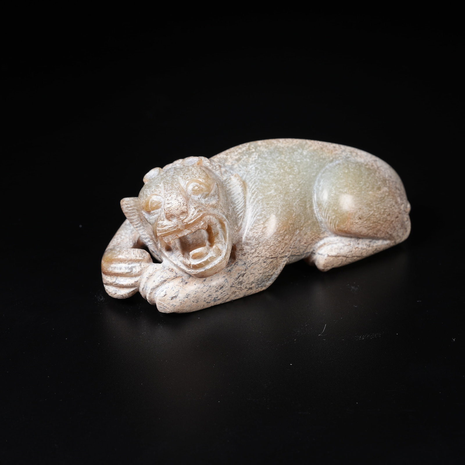 A ANCIENT JADE RECUMBENT BEAST ORNAMENT: Ancient Jade Recumbent Beast Ornament