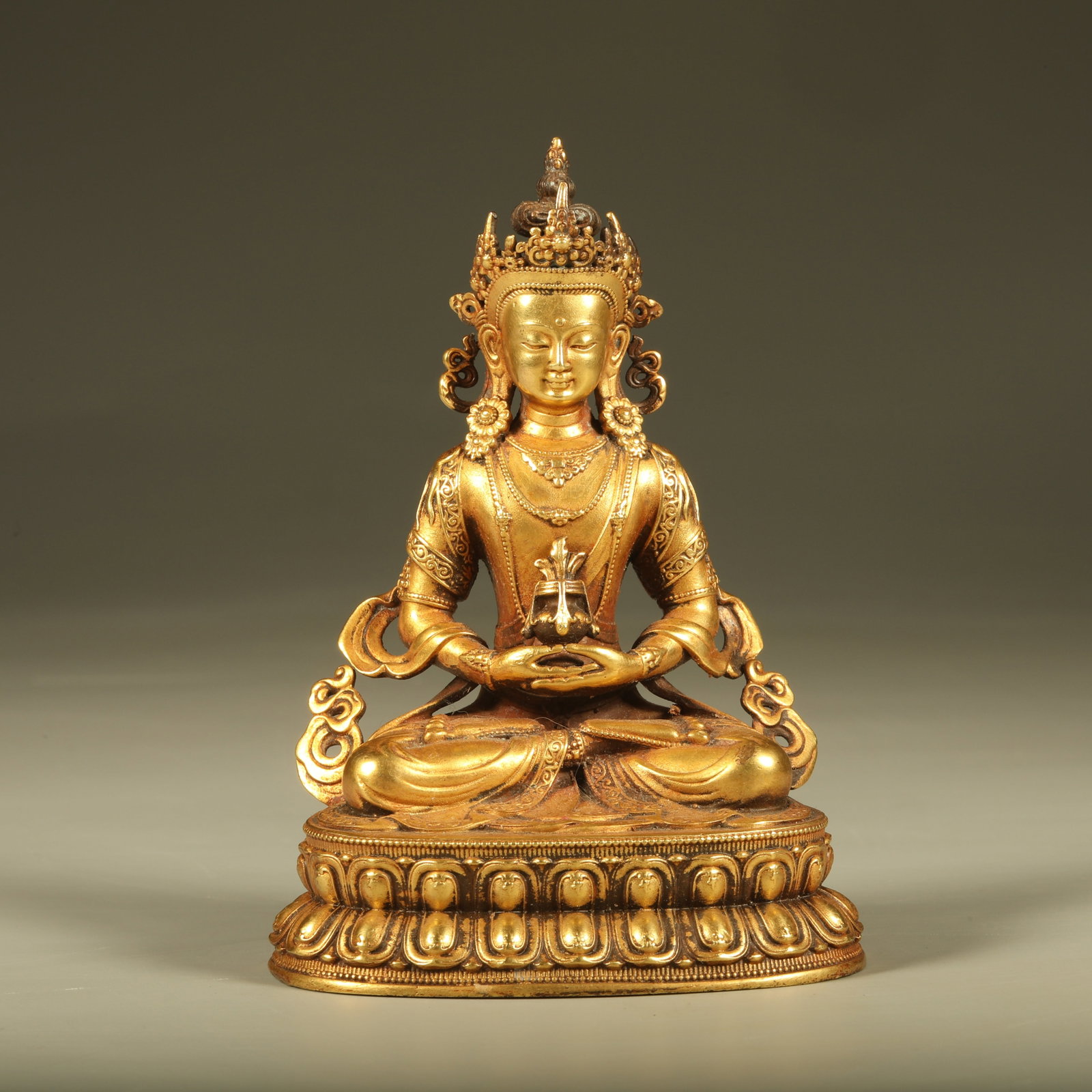 A GILT BRONZE STATUE OF AMITAYUS BUDDHA (1 of 6)