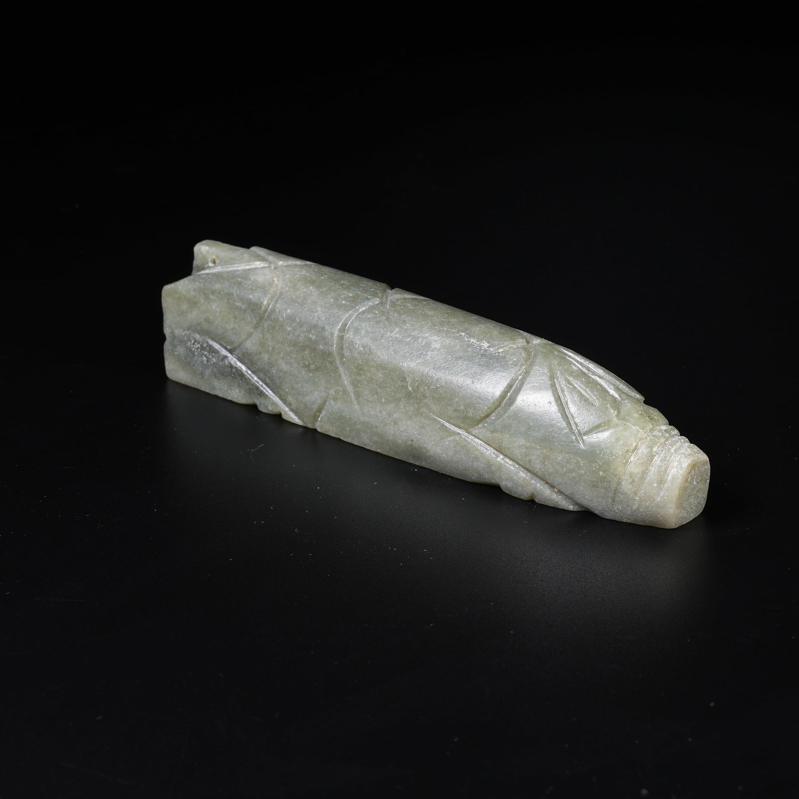 A ANCIENT JADE HANDHELD BURIAL OBJECT: Ancient Jade Handheld Burial Object