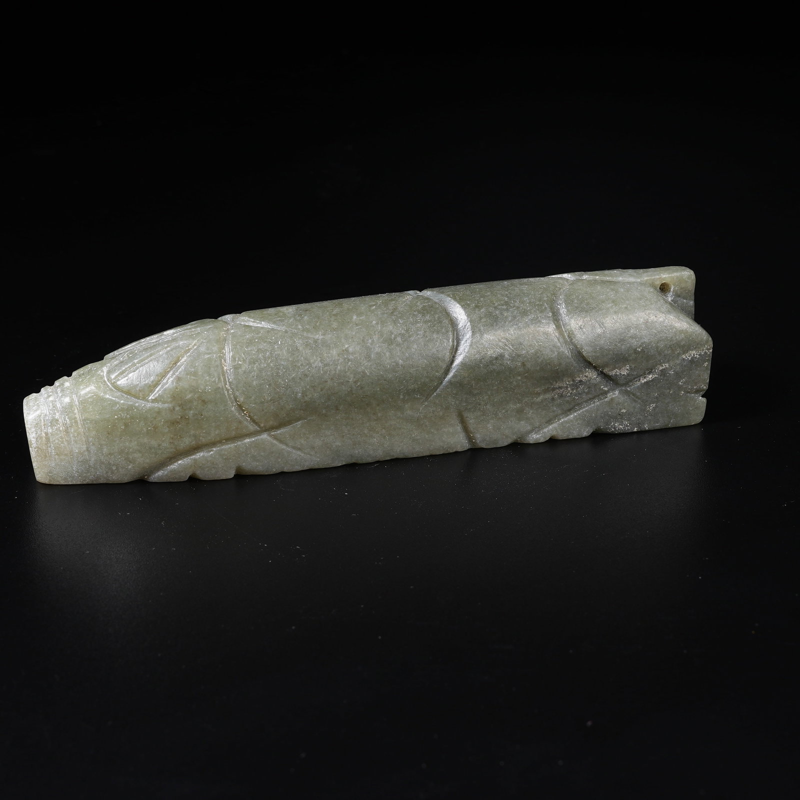 A ANCIENT JADE HANDHELD BURIAL OBJECT - 3