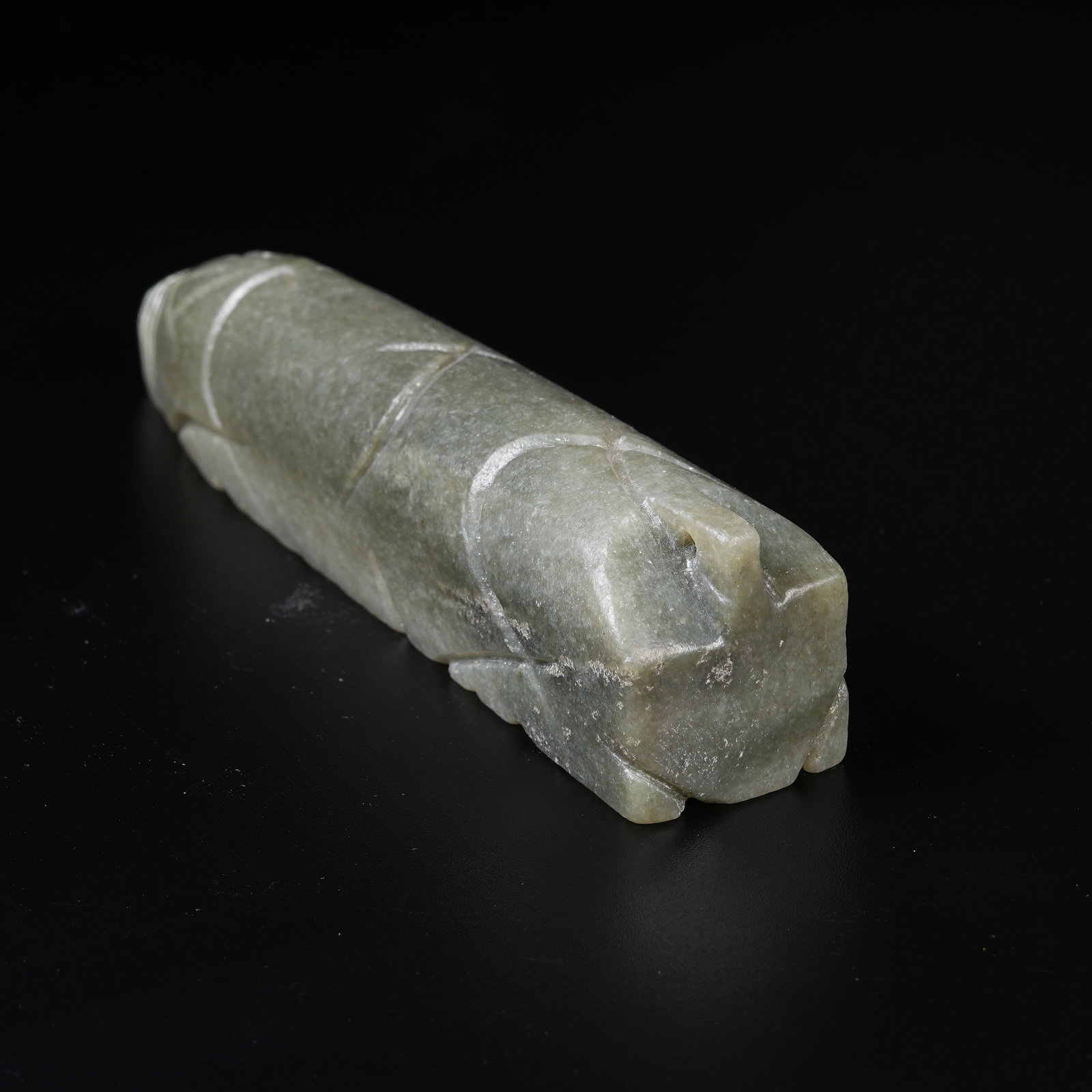 A ANCIENT JADE HANDHELD BURIAL OBJECT - 4
