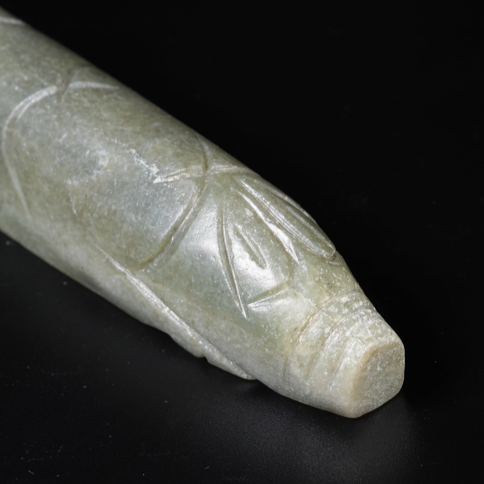 A ANCIENT JADE HANDHELD BURIAL OBJECT - 7