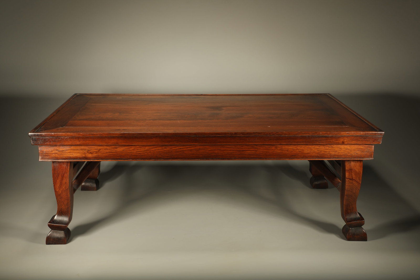 A FOLDABLE PADAUK CAMPAIGN TABLE (1 of 6)