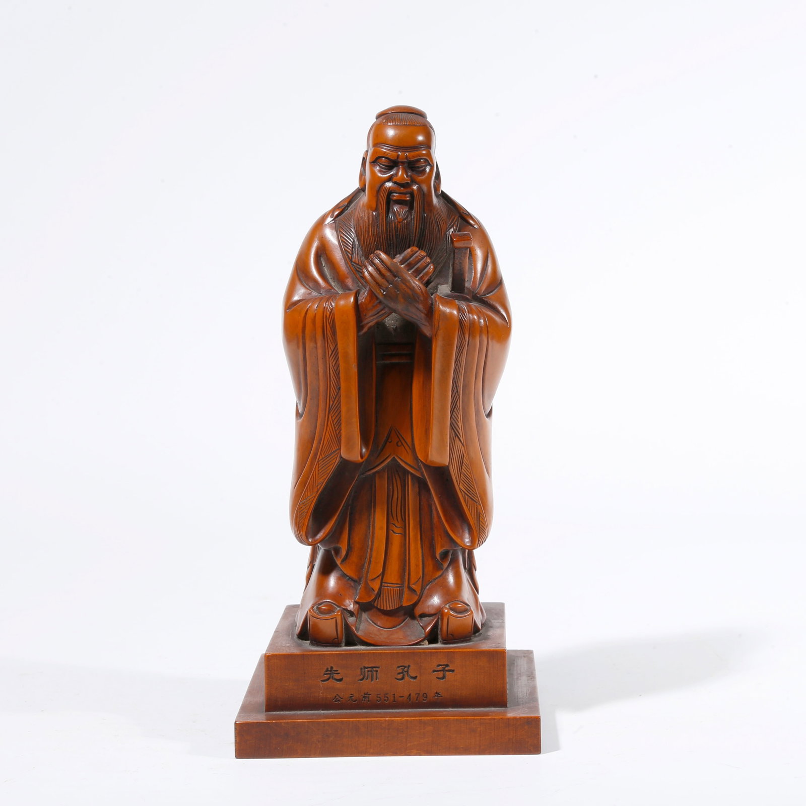 A BOXWOOD CARVED STATUE OF CONFUCIUS (1 of 9)