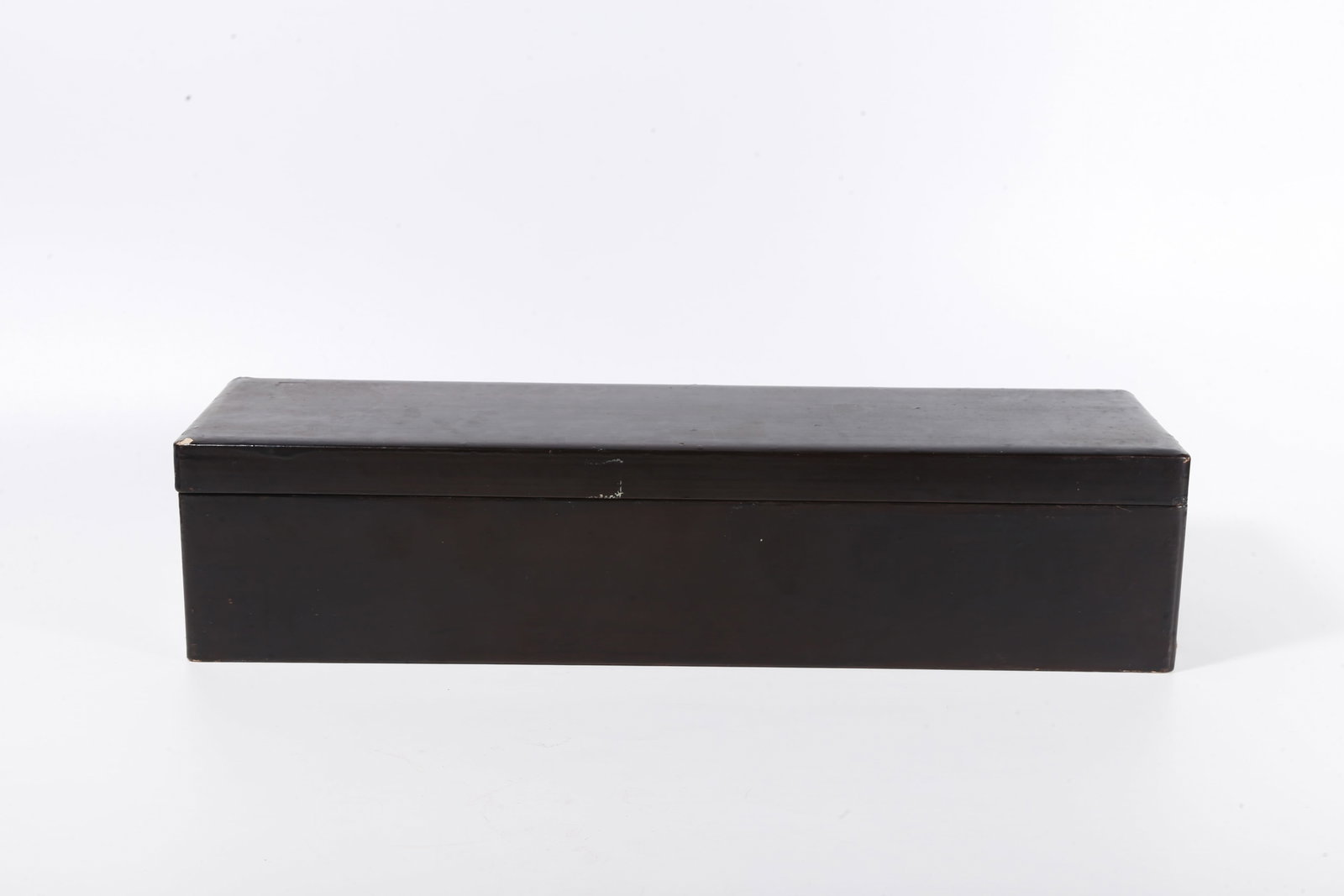 A LACQUERED COVERED BOX - 2