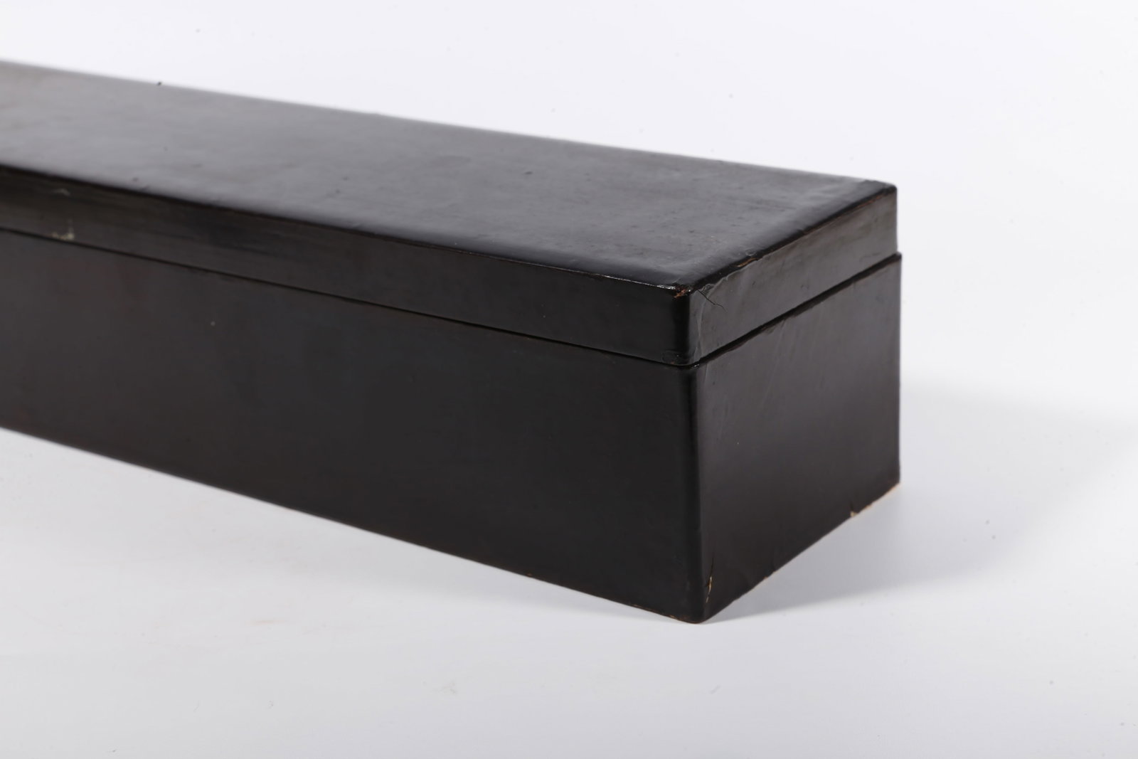 A LACQUERED COVERED BOX - 3