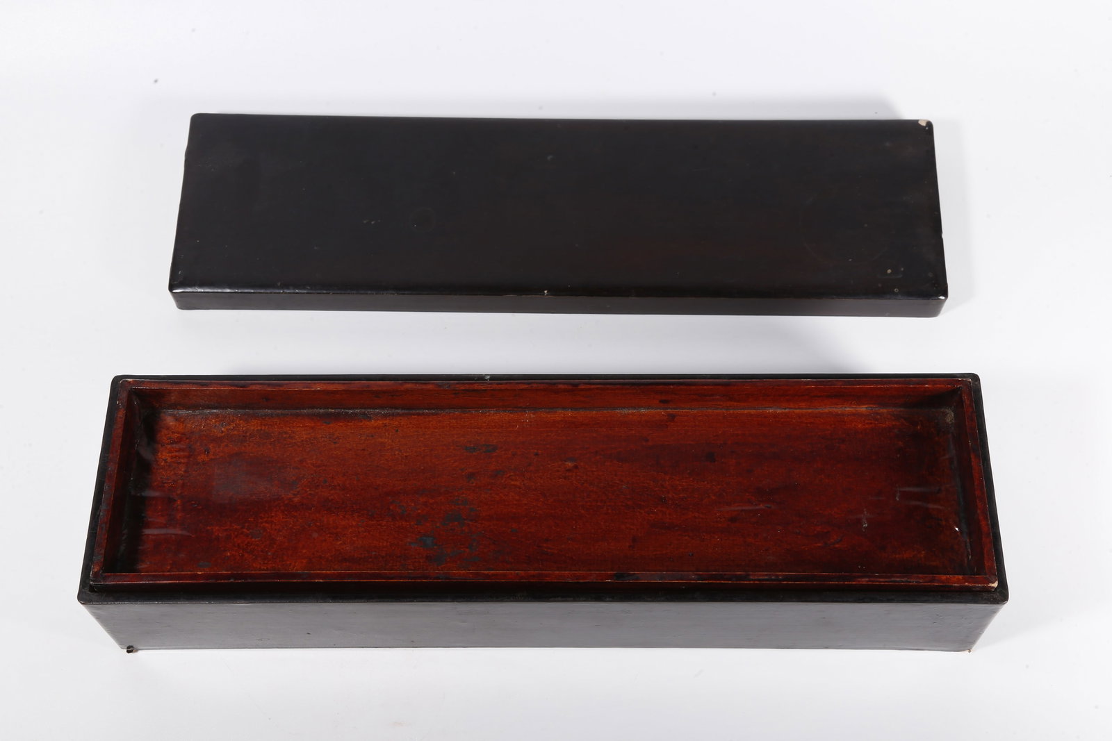 A LACQUERED COVERED BOX - 6