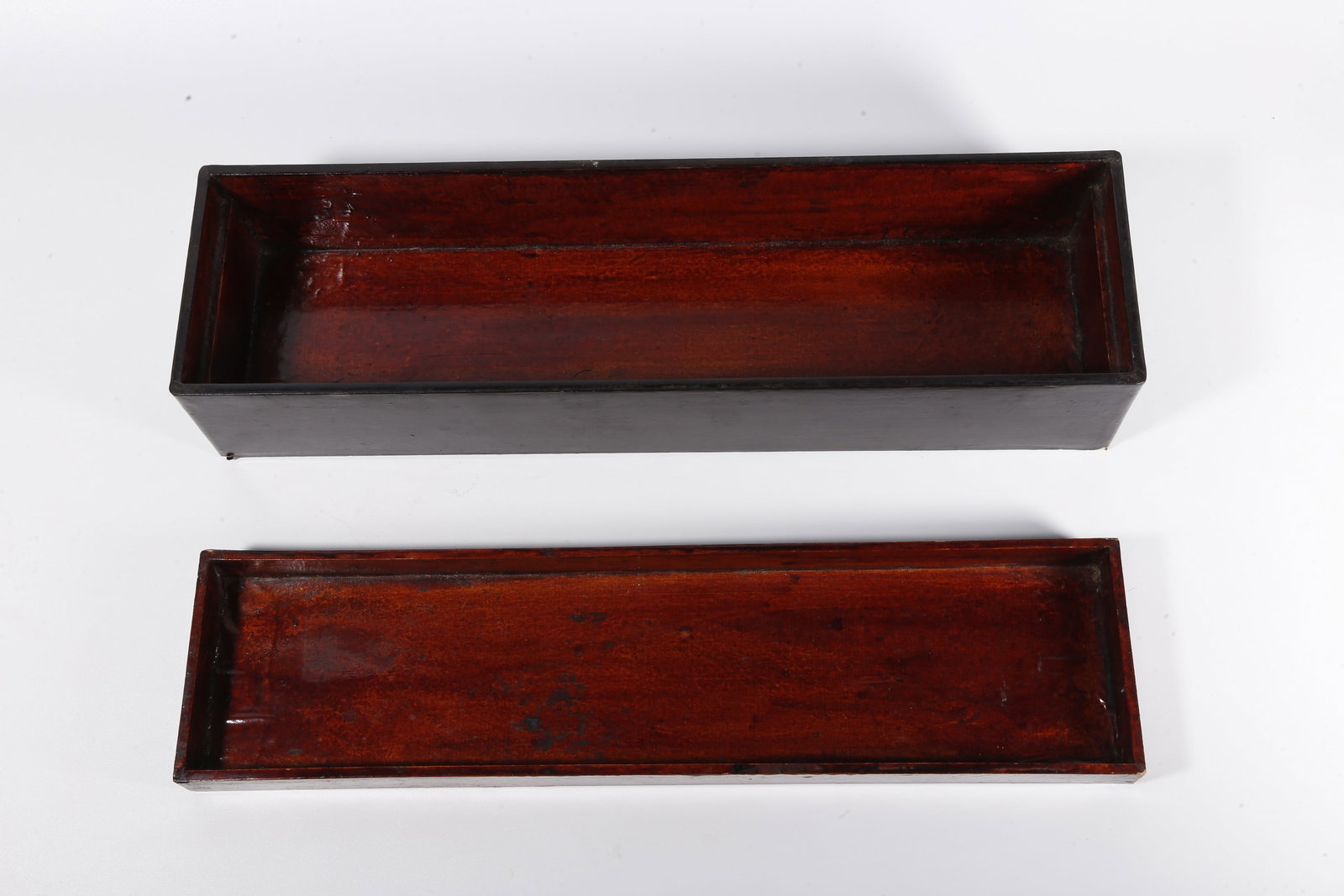 A LACQUERED COVERED BOX - 7