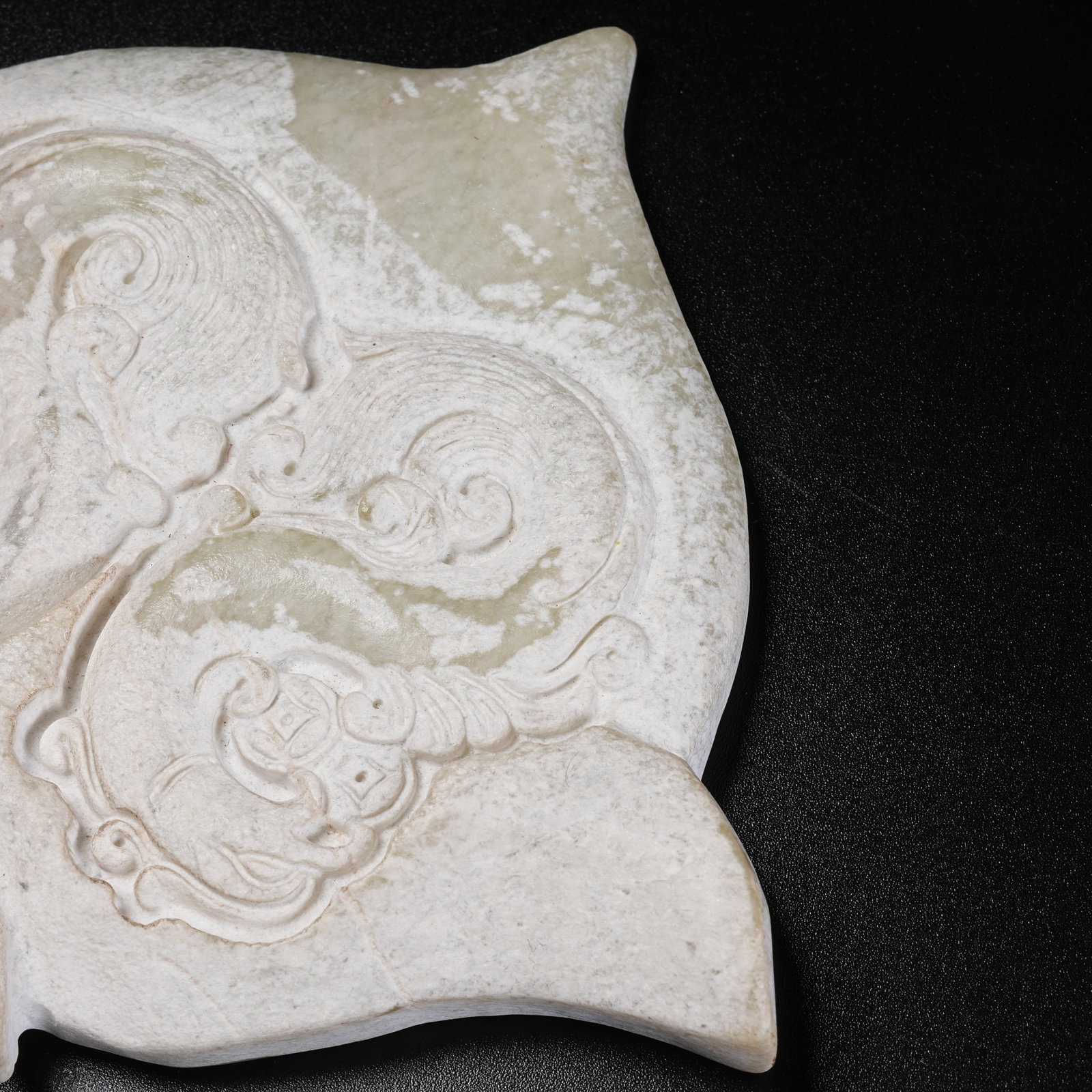 A ARCHAIC JADE PHOENIX PATTERN PENDANT - 4