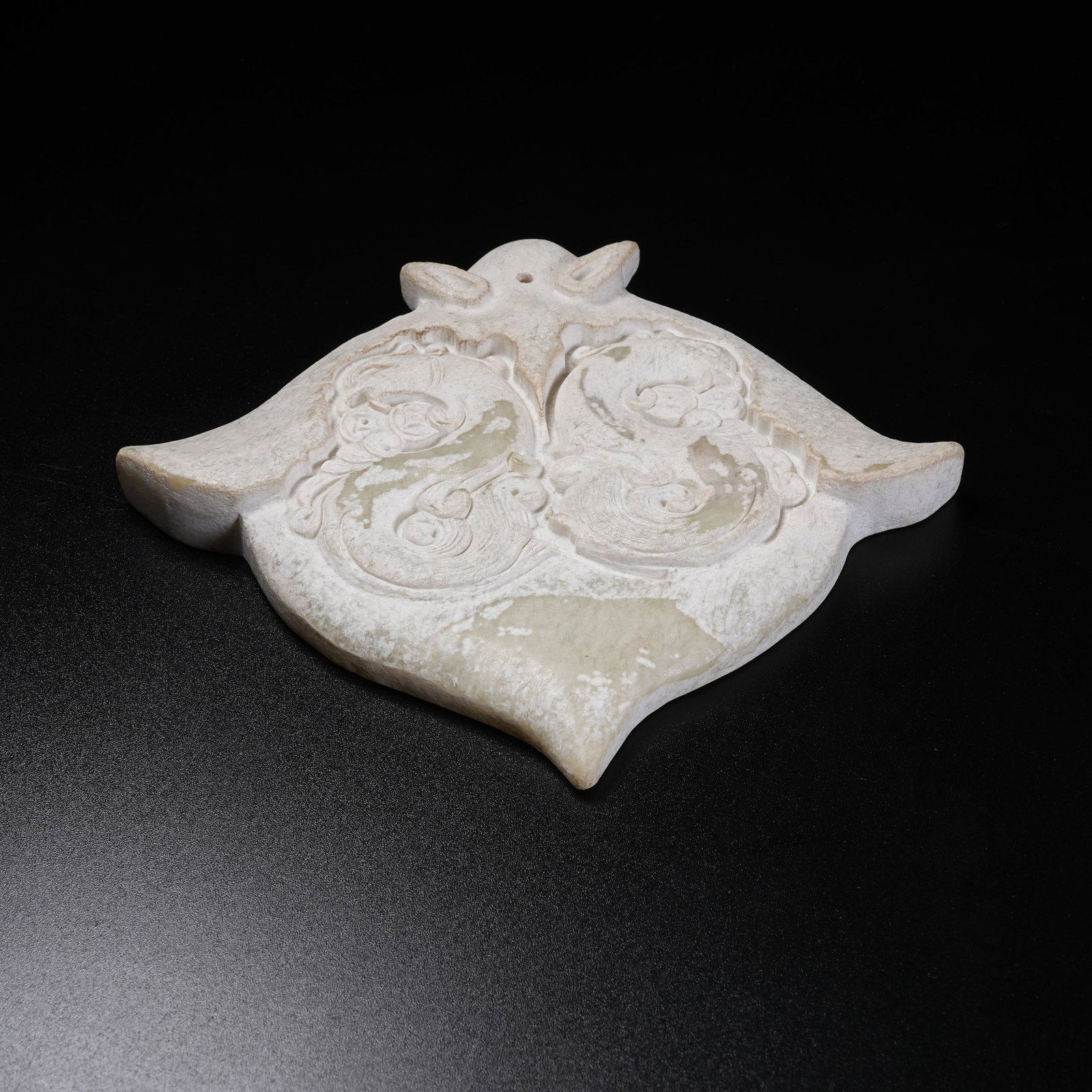 A ARCHAIC JADE PHOENIX PATTERN PENDANT - 7