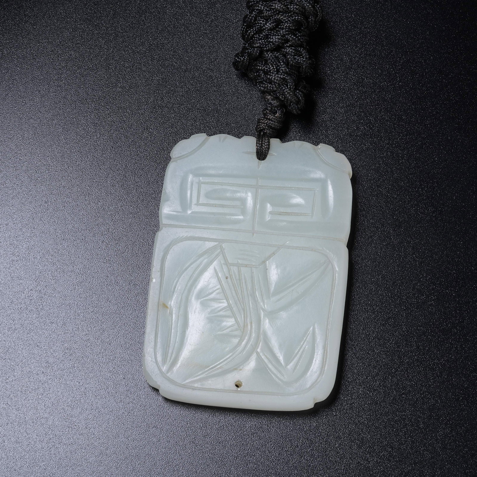 A GLASS PLAQUE WITH FLORAL PATTERN (1 of 9)