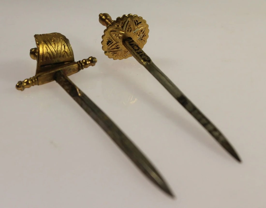 MINIATURE DUELLING SWORDS (PAIR): Miniature Duelling Swords (Pair)