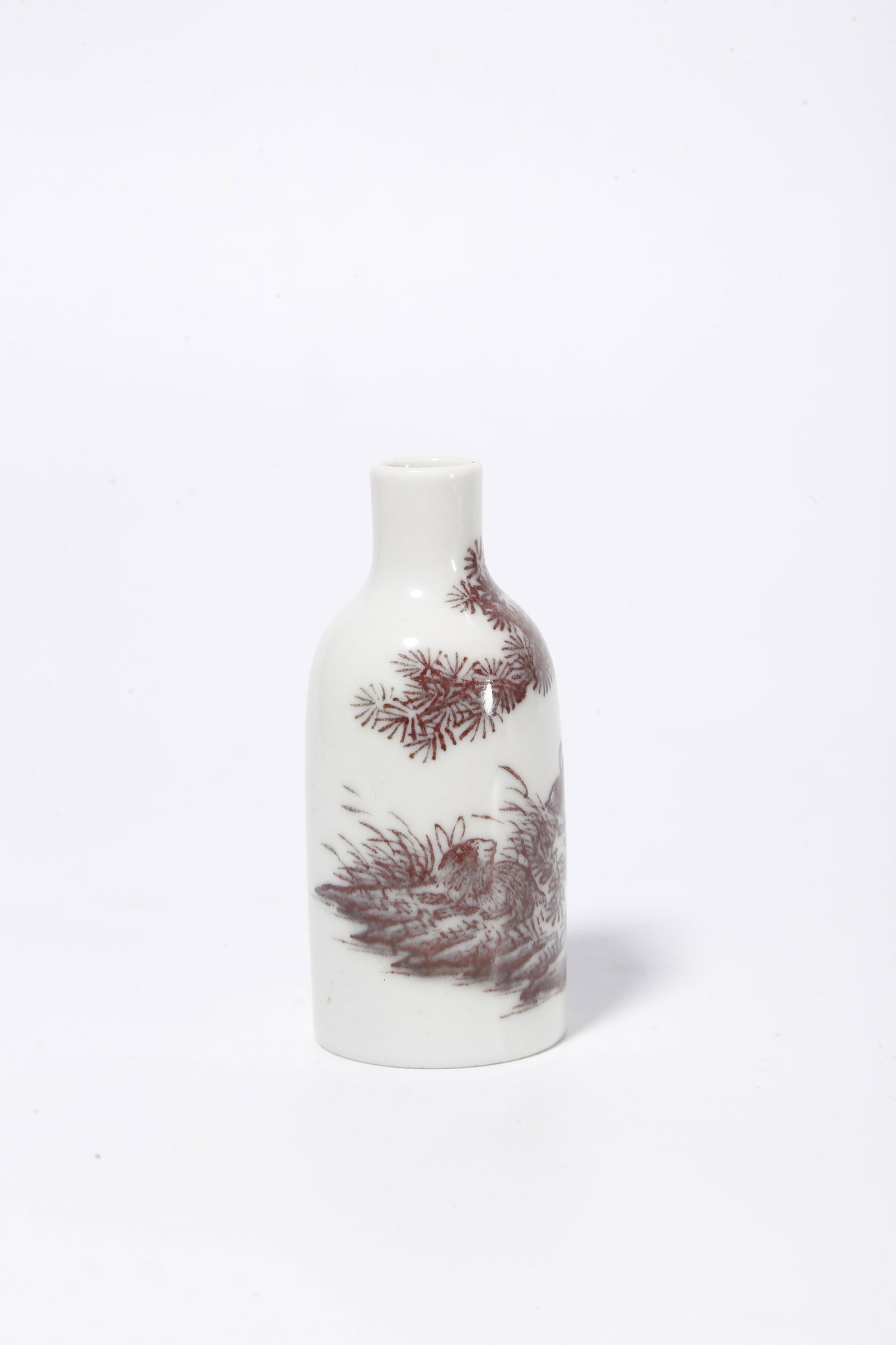 A UNDERGLAZE RED SNUFF BOTTLE WITH RABBIT PATTERNS - 4