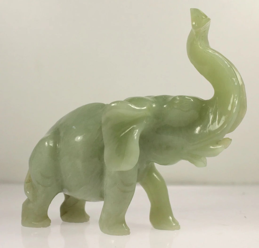 JADEITE ELEPHANT CARVING: Jadeite Elephant Carving