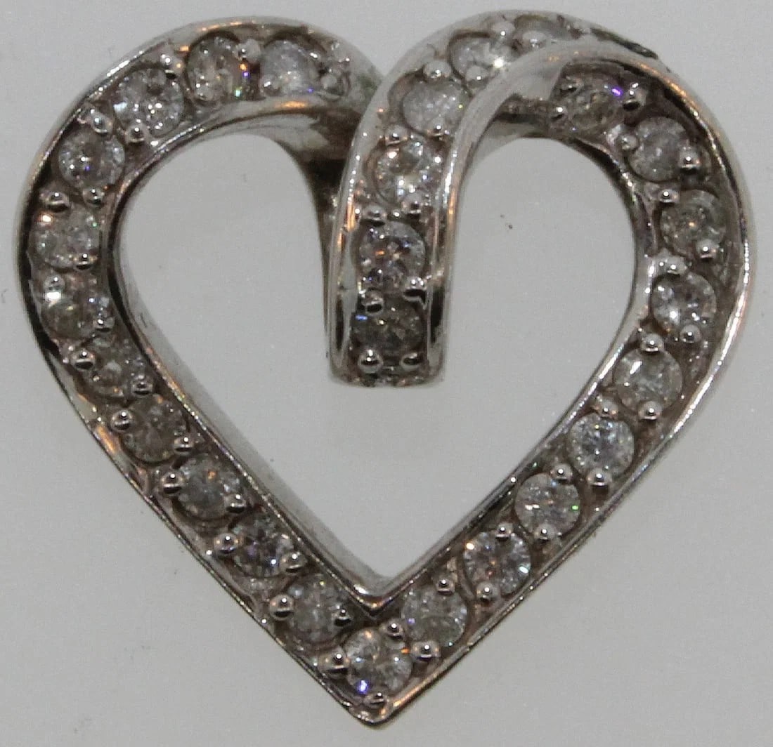 DIAMOND-ENCRUSTED HEART PENDANT IN 9CT WHITE GOLD (1 of 2)