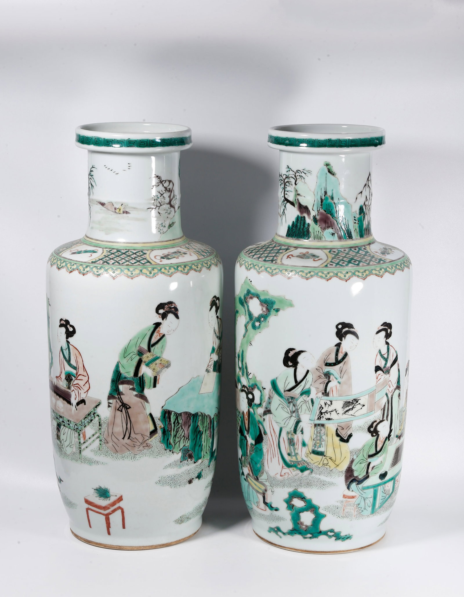 A PAIR OF WUCAI CLUB-SHAPED VASES WITH BEAUTY FIGURES: Pair of Wucai Club-shaped Vases with Beauty Figures